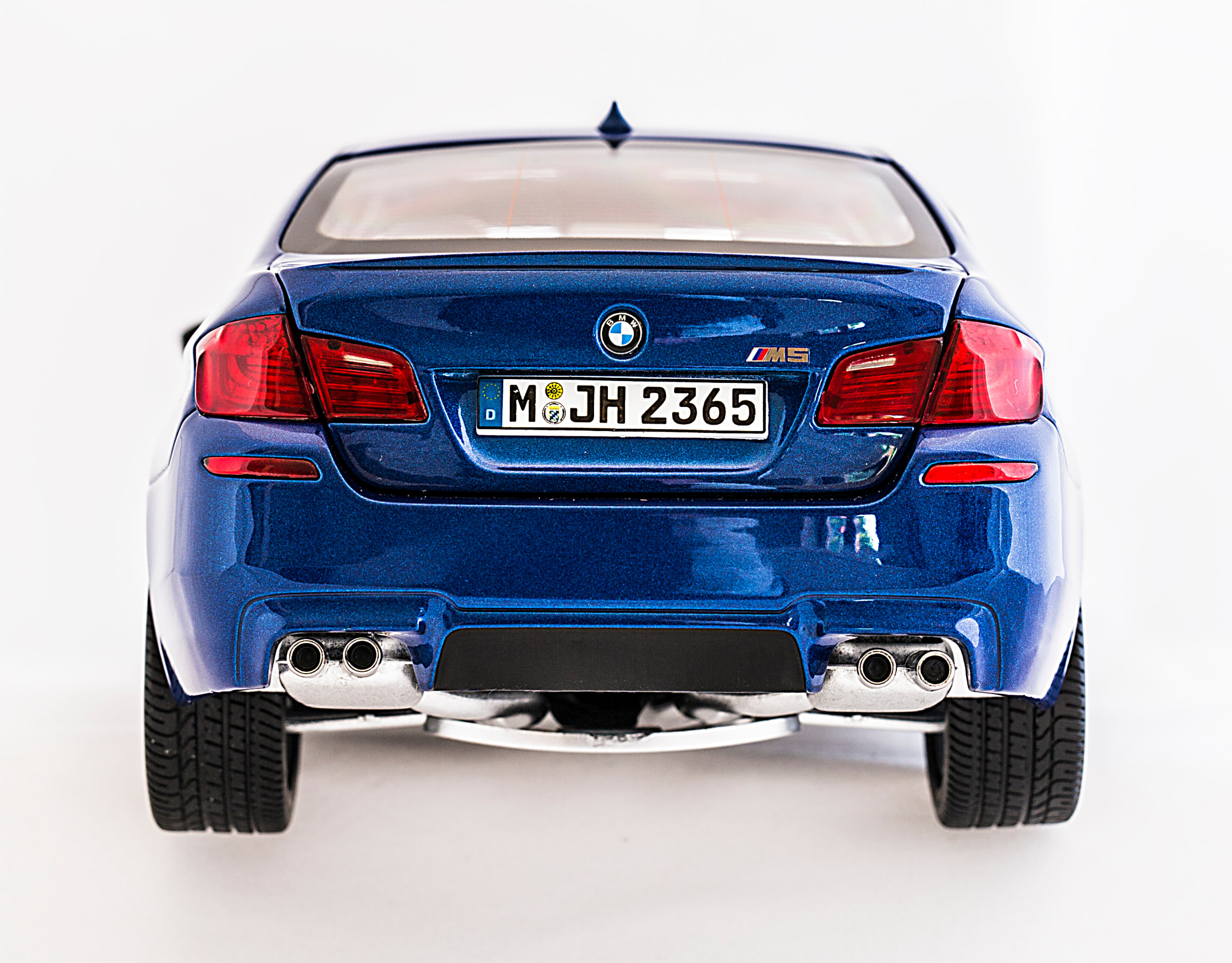 Modellauto Kyosho BMW M5 F10 - Blau - 1:18 in Rheinland-Pfalz - Ochtendung, Modellbau gebraucht kaufen
